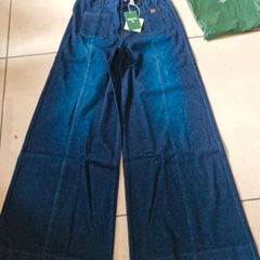 Gorgeous soft denim high waisted halara jeans