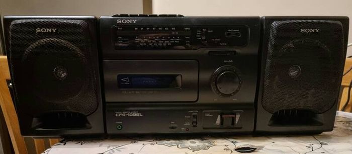 Vintage Classic Sony Radio Portable Boombox CFS - 1025L, Good working order.