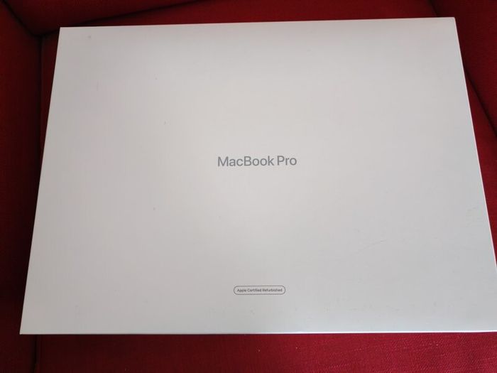 Macbook Pro M4, 2024 like new