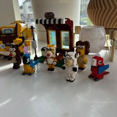 Lego set - Cat bus with bus station and animals included