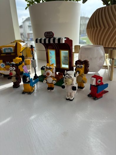 Lego set - Cat bus with bus station and animals included