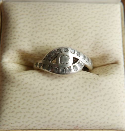 Vintage 925 Sterling Silver Ring with Stone Detailing size K - 1,8g