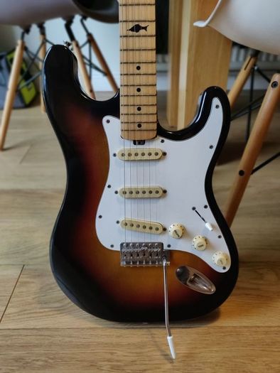 Beautiful Sunburst Fender Strat copy