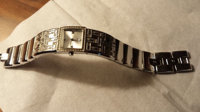 Ladies watch GUESS