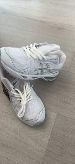 Asics Gel  runners white