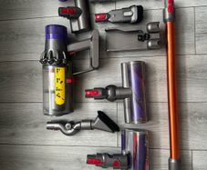Dyson V10 Vacuum Cleaner