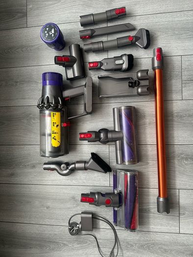 Dyson V10 Vacuum Cleaner