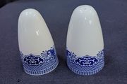 Churchill Willow Pattern Edging Salt and Pepper shakers