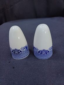 Churchill Willow Pattern Edging Salt and Pepper shakers
