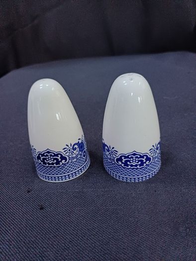 Churchill Willow Pattern Edging Salt and Pepper shakers