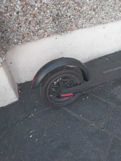 Electric scooter