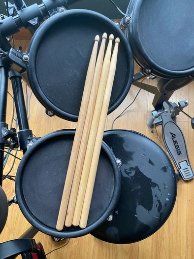 Alesis Nitro electronic drum kit