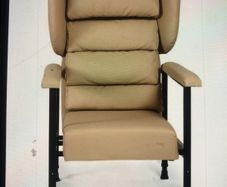 Orthopaedic waterfall chair with pressure relief darted seat