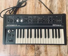 Roland sh 09