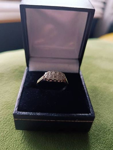 Antique 18ct gold and platinum ring