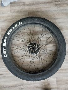 Back fat tyre wheel with a motor hub