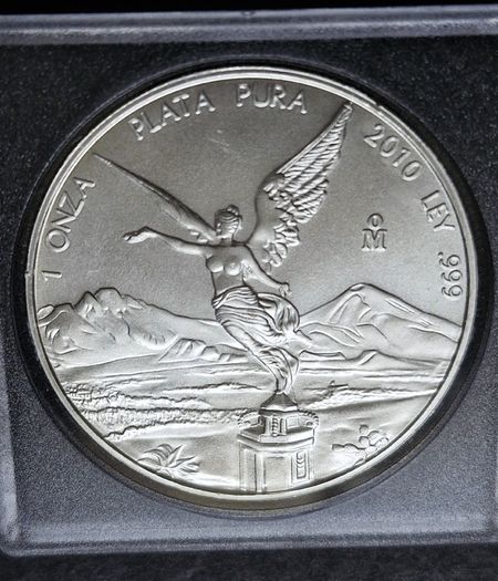 2010 Mexico Libertad 1 Oz .999 Silver Unc Coin