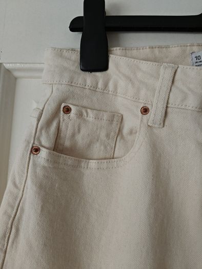 Cream Jeans