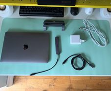 MacBook Pro M1 13 inch + extras