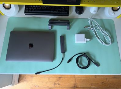 MacBook Pro M1 13 inch + extras