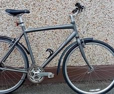Giant Hybrid Bicycle