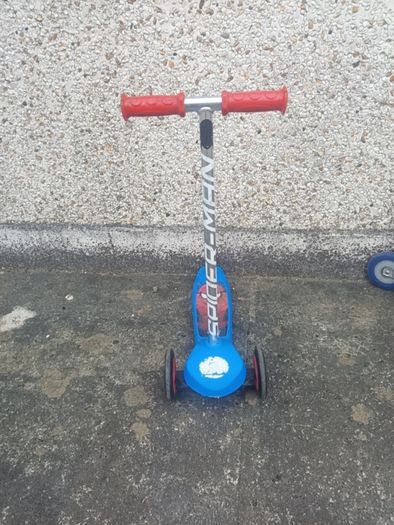 Kids scooter - Spiderman tri-scooter