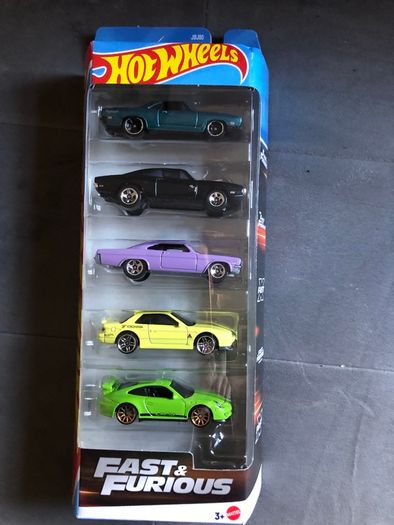 Hot wheels 5 pack
