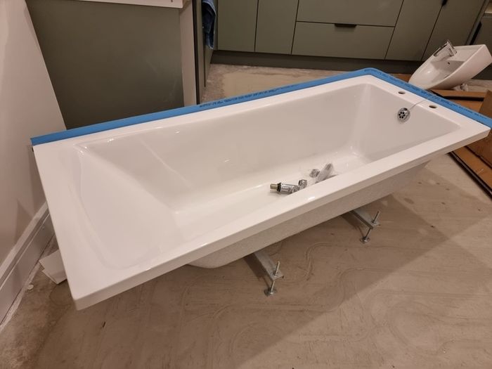 NEW BUILD Bath 1700 x 680 mm Never Used