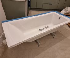 NEW BUILD Bath 1700 x 680 mm Never Used