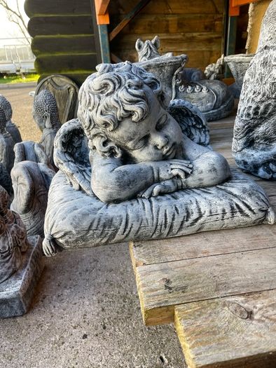 garden ornaments