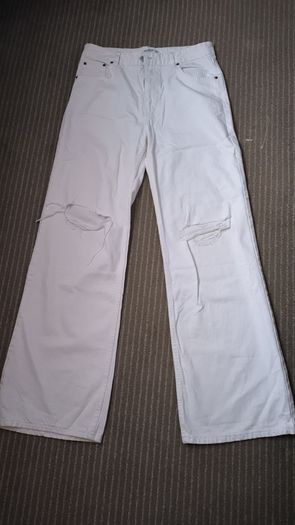 New Pull&Bear Women trousers , white , size EU 40,vide legs