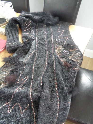 Designer Ladies Knitted Cardigan Coat for Sale