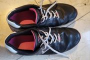 Ladies golf shoes