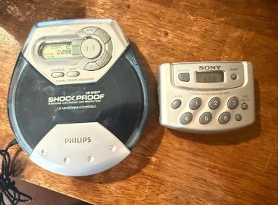 2 x walkman stereos