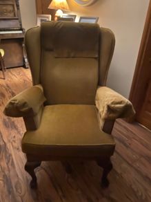 Orthopaedic chair, in very good condition.