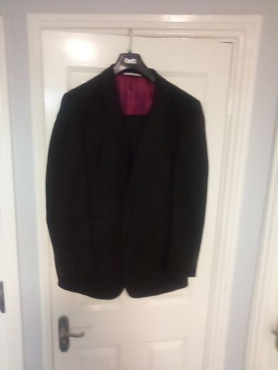 .mans.  2. Piece. Black.  Suit