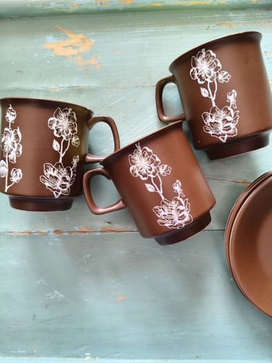 3 x Crown Devon coffee cups& Saucers