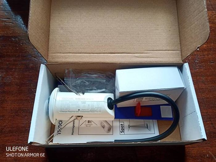 7 x Emergency lights with back up battery