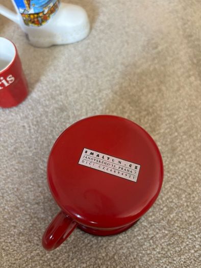 A collection 4 random Cups/ mugs