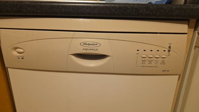 Hotpoint Aquarius Dishwasher DWF 30