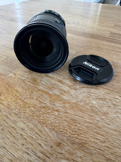 Nikon Af-s Dx Nikkor 18-200 F/3.5 - 5.6 Ed Vr Lens