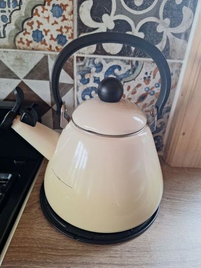 Le creuset kettle