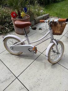 Girls bike
