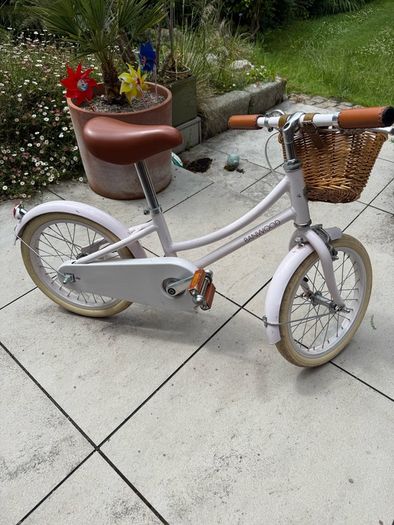 Girls bike