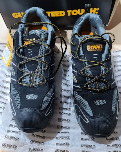 New DeWalt workshoes.