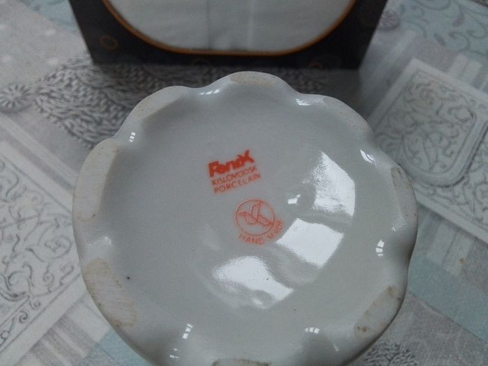 Small Hand Made Fenek Porcelaine Vase