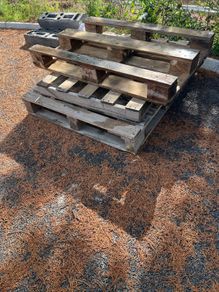 X3 free pallets