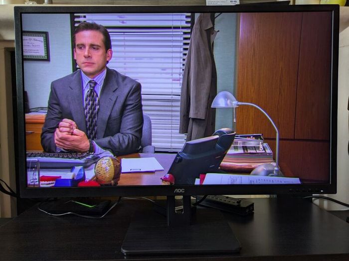 AOC 32 QHD Monitor, 75Hz, 4ms, IPS, Speakers, FlickerFree, LowBlue Light (2560x1440 -HDMI/DP)