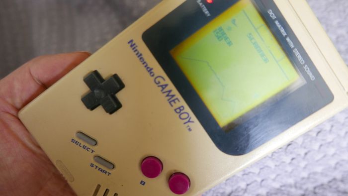 Nintendo Game Boy Launch Edition (works well)