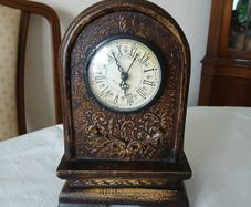 Antique style clock